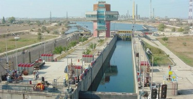 Ecluzele de la Cernavodă, Agigea, Ovidiu şi Năvodari intră în reparaţii
